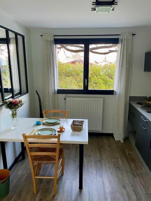 Appartement Independant 30 M² A 500M Du Lac, 2 Velos Et Parking Fournis Sévrier エクステリア 写真